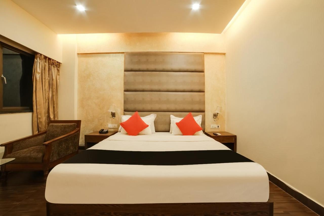 Capital O 61351 Waii International Hotel Bhalukpung Pokój zdjęcie