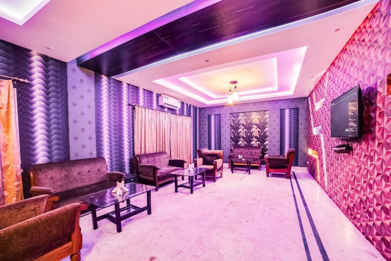 Capital O 61351 Waii International Hotel Bhalukpung Zewnętrze zdjęcie