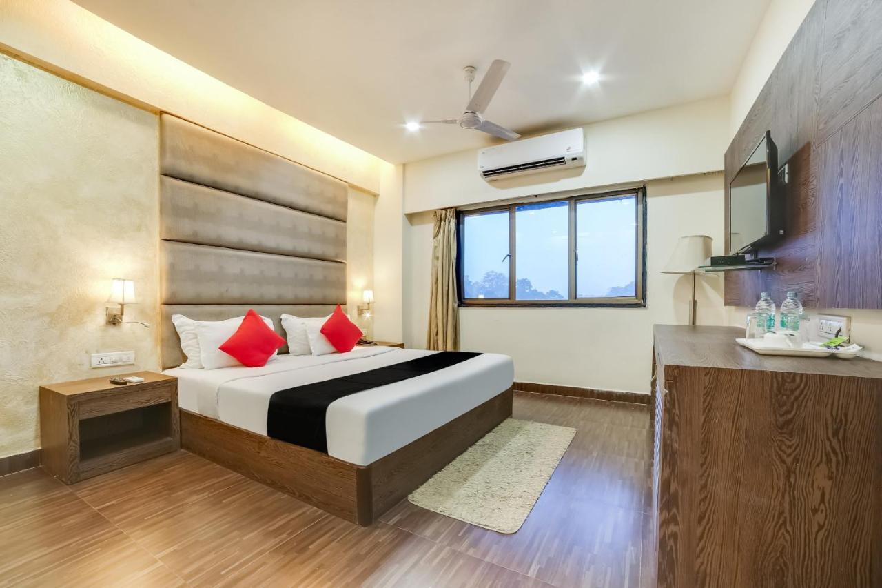 Capital O 61351 Waii International Hotel Bhalukpung Zewnętrze zdjęcie